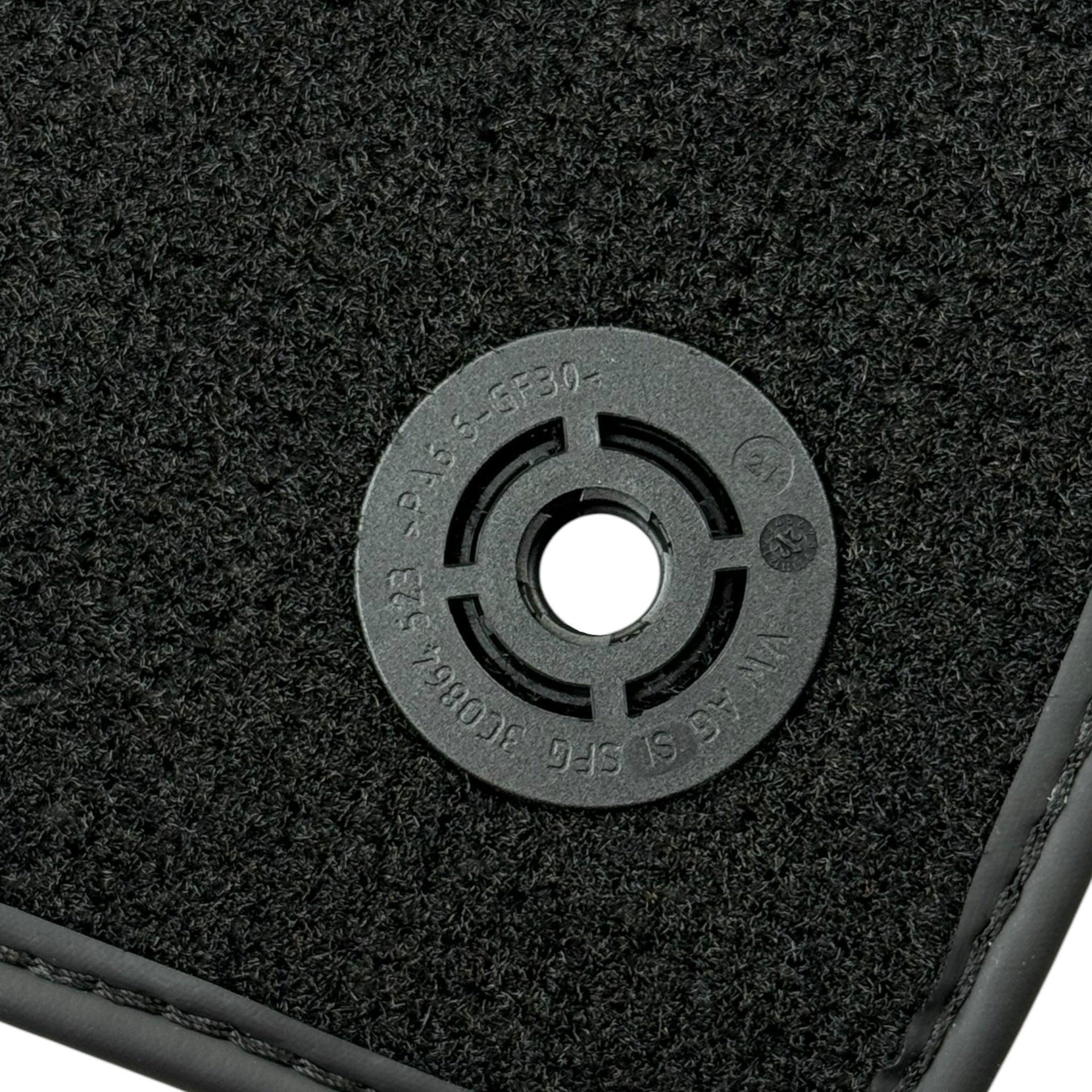 Black Floor Mats for Audi Q5 FY Hybrid (2017-2023) - AutoWin