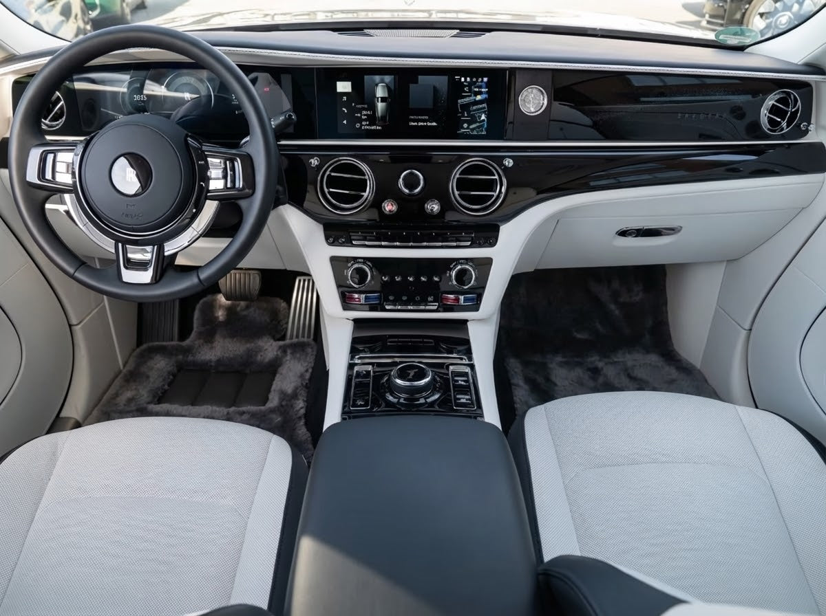 Personalizowane dywaniki samochodowe do Rolls Royce Spectre (2023-2024) z czerwoną Alcantarą - AutoWin
