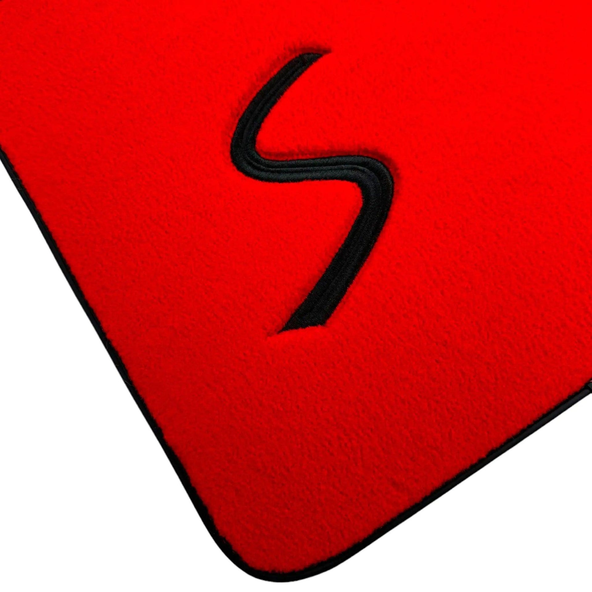 Red Floor Mats for Mini Cooper/One R50 (2001-2007) - AutoWin
