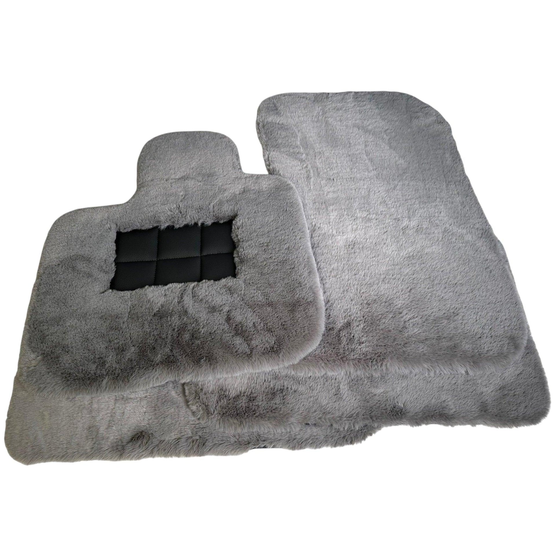 Various Colors of Sheepskin Floor Mats Tailored for the Aston Martin V8 Vantage (2005–2023) - AutoWin