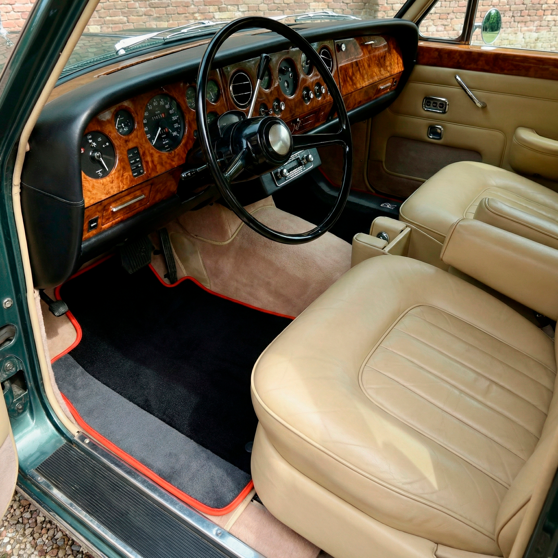 Customizable Leather Floor Mats with Triangle Pattern for Rolls Royce Shadow (1965-1977) - AutoWin
