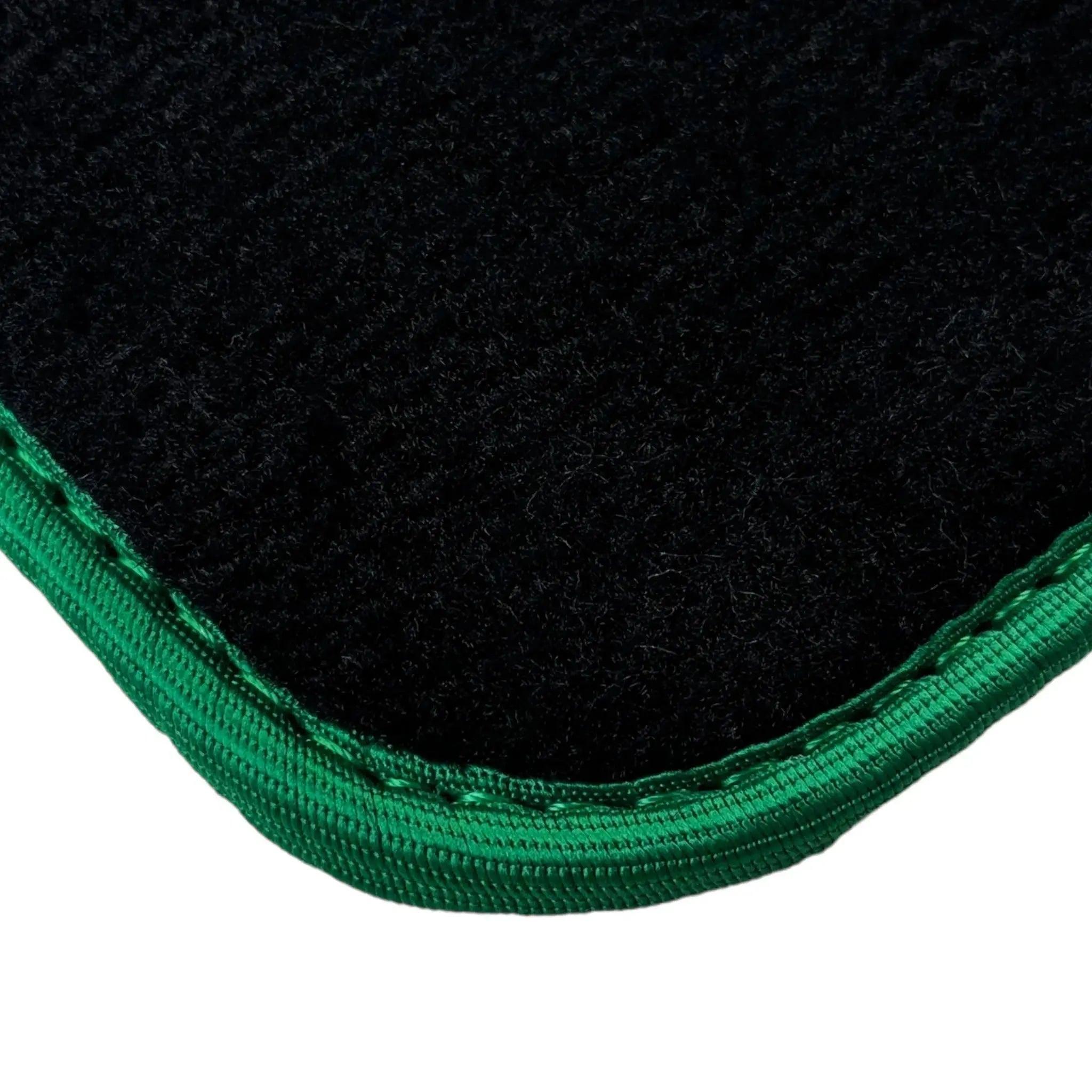 Black Floor Mats For BMW 1 Series E81 | Green Trim - AutoWin