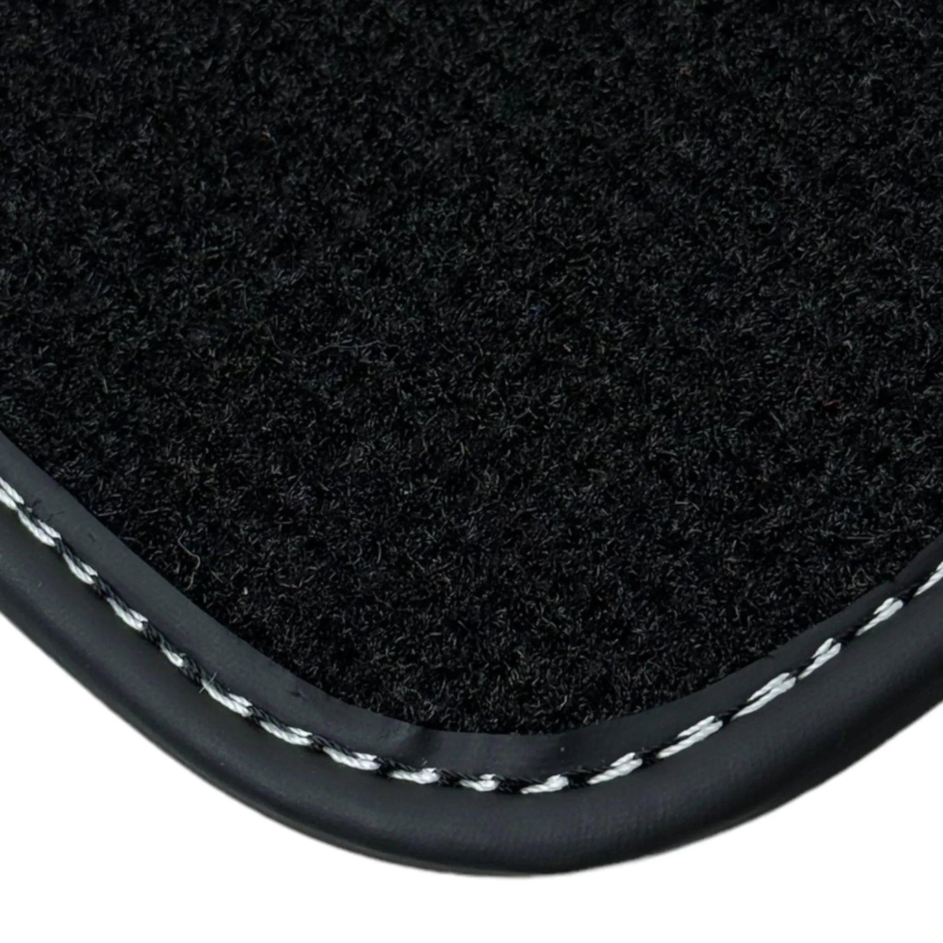 Black Floor Mats for Isuzu Jimny (2018-2024) - AutoWin