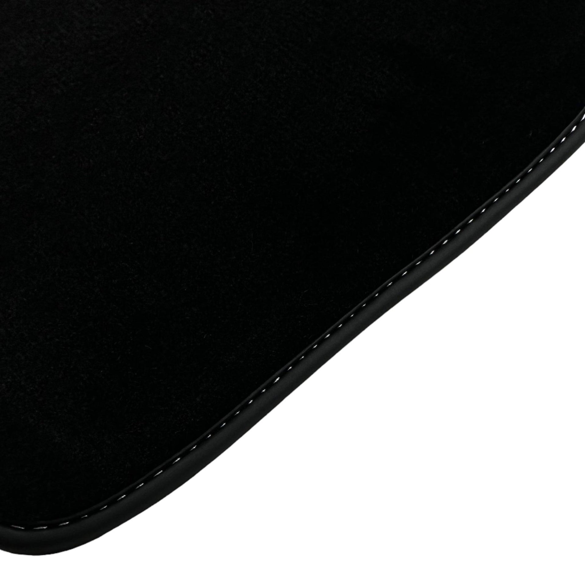 Black Floor Mats for Kia Opirus (2003-2010) - AutoWin