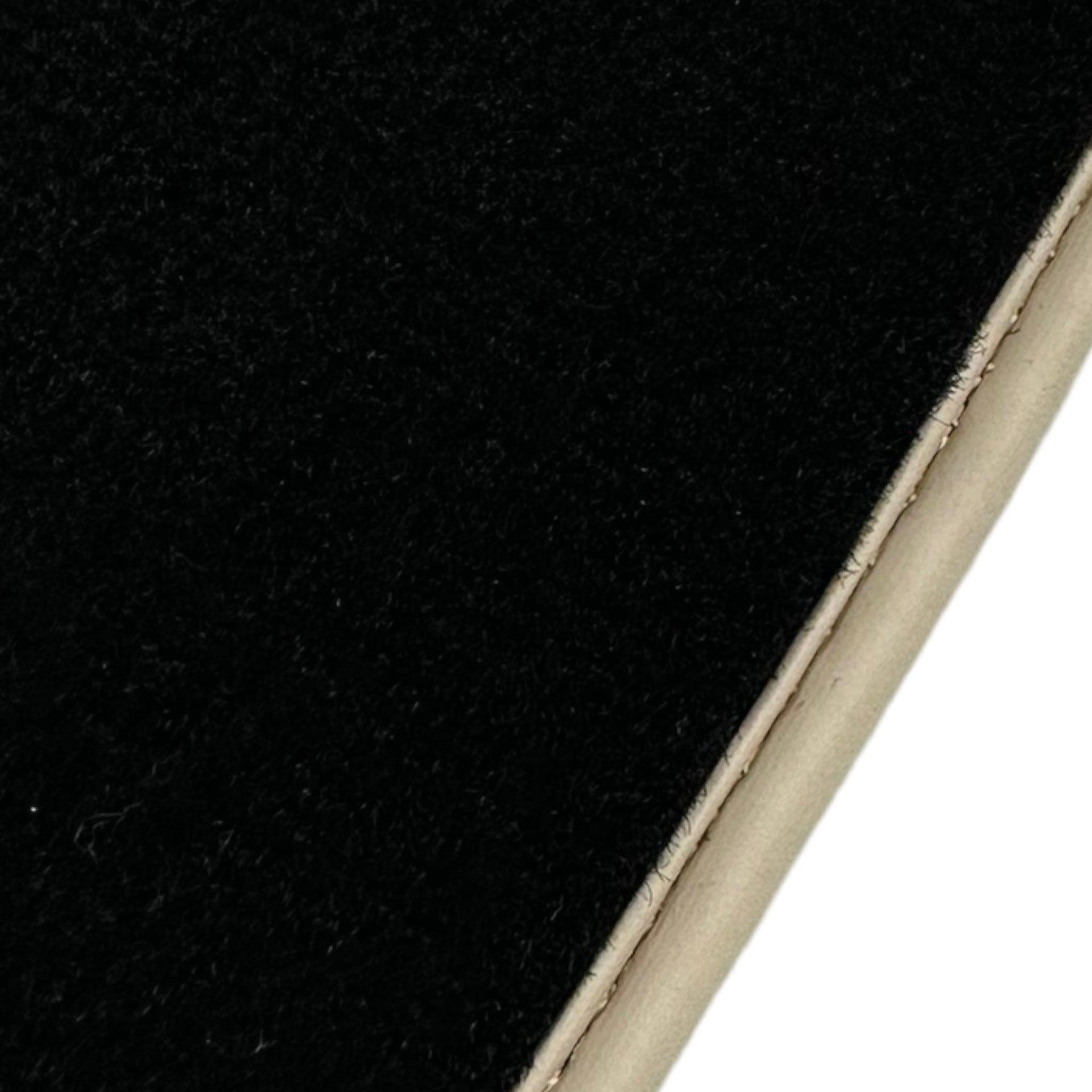 Black Floor Mats For Kia Sportage (2021) ER56 Design - AutoWin