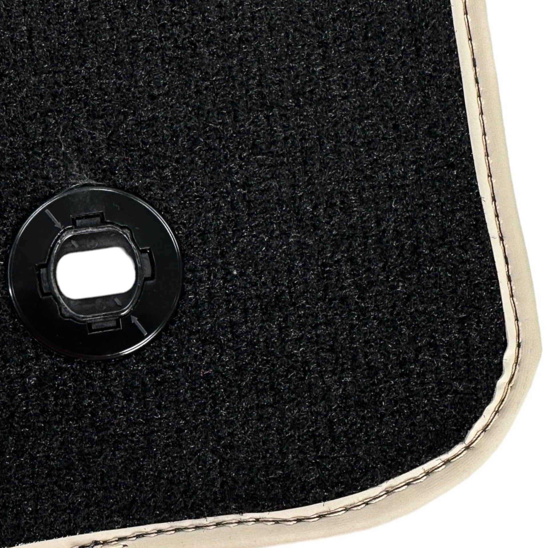 Black Floor Mats For Toyota Hilux (2005-2015) ER56 Design - AutoWin