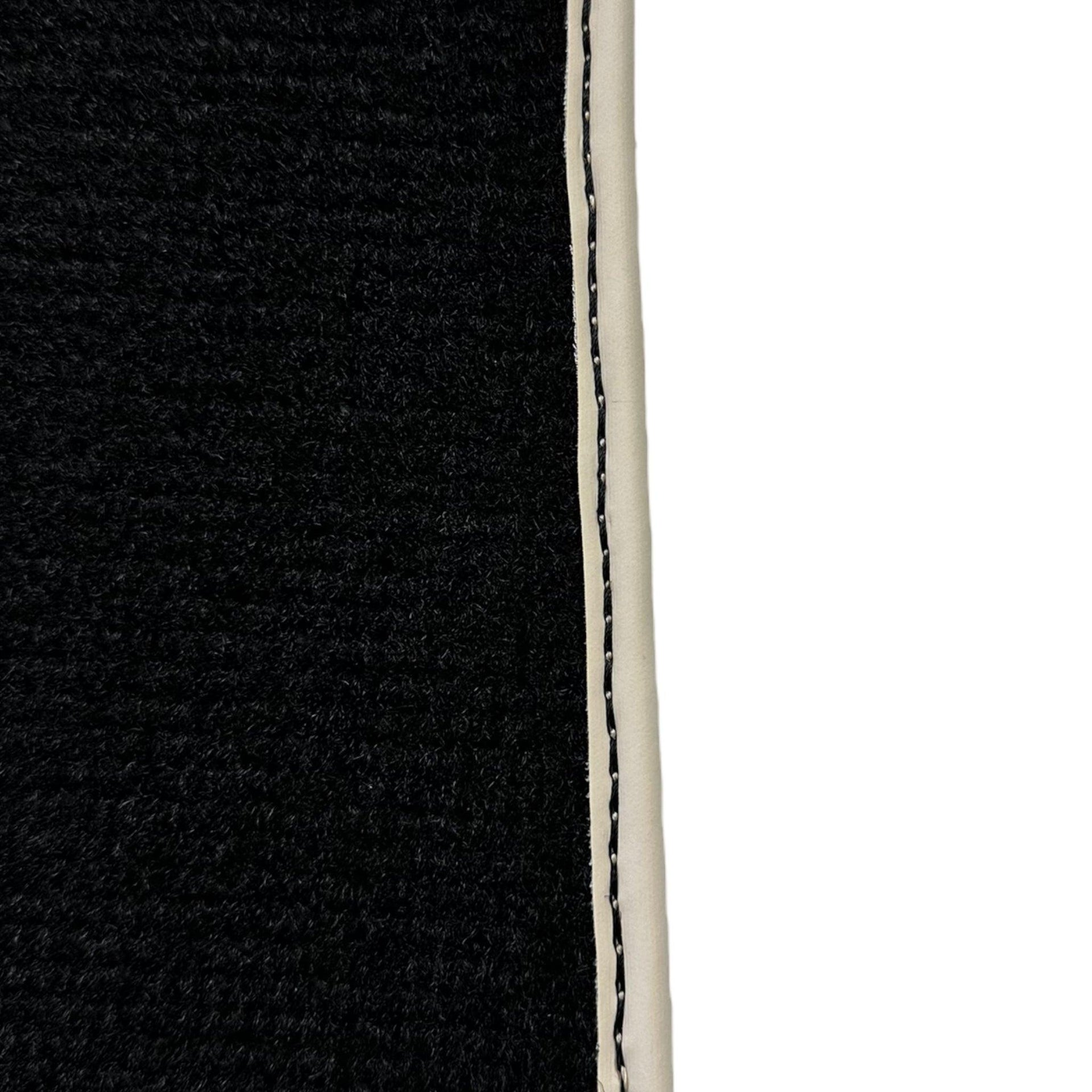 Black Floor Mats For Mitsubishi Pajero III (2000-2004) - AutoWin