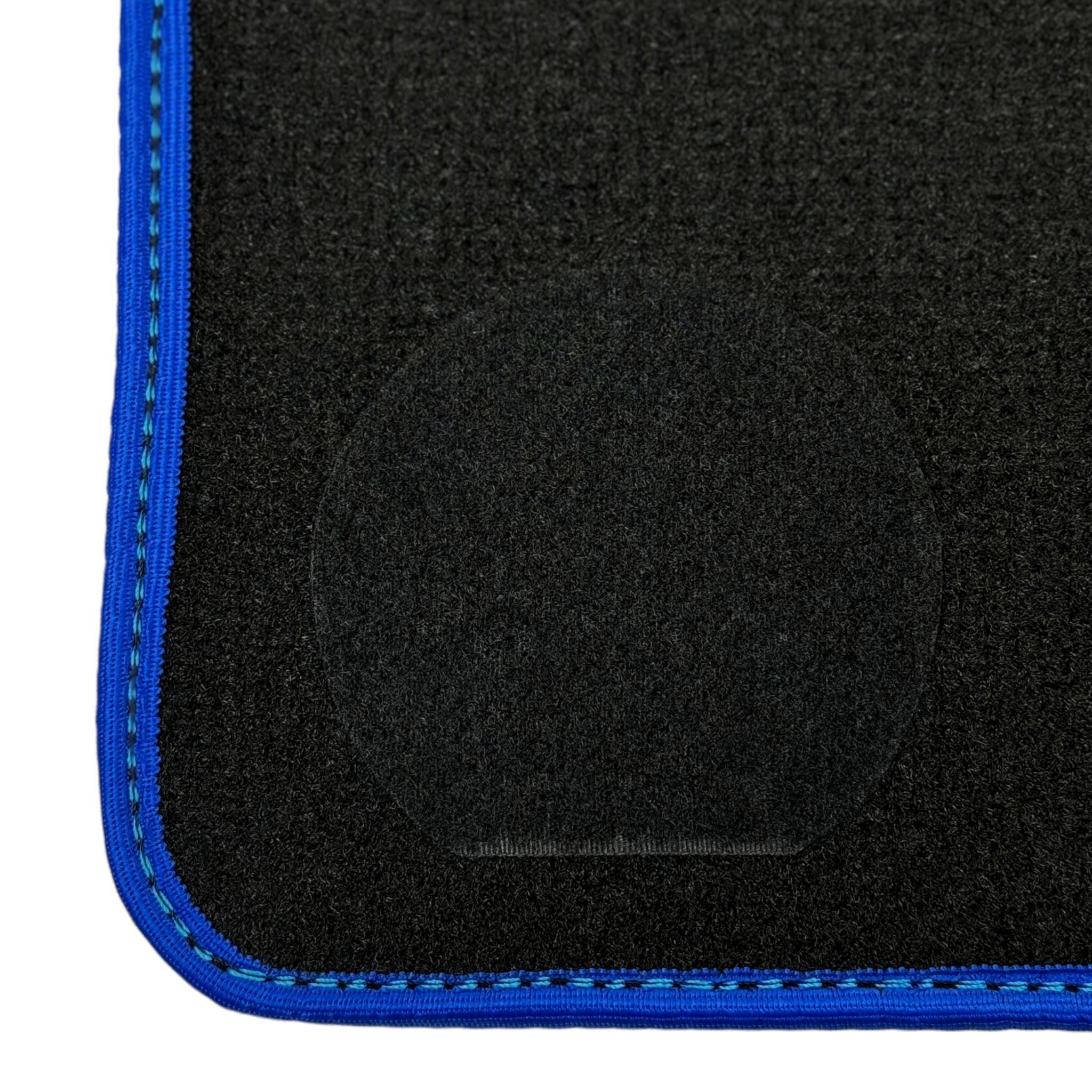 Black Floor Mats For BMW 1 Series E81 | Blue Trim - AutoWin