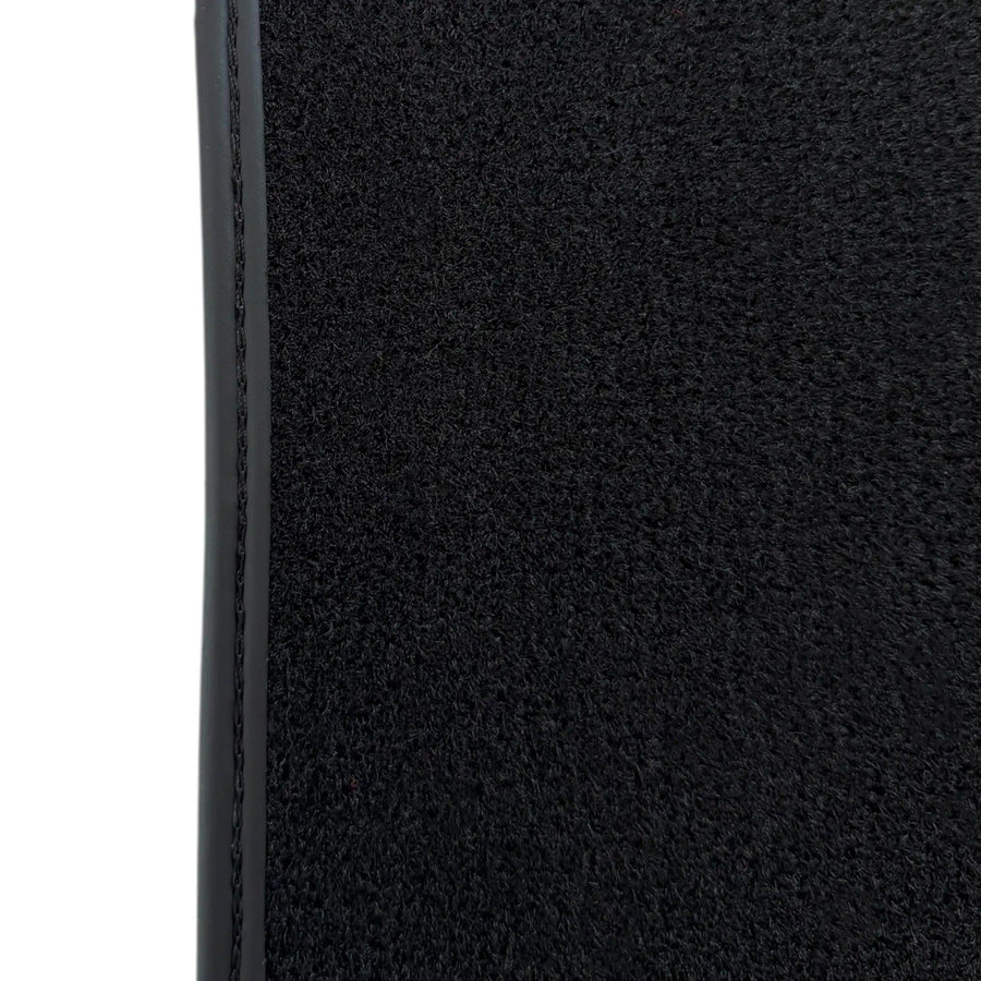 Black Floor Mats for BMW 5 Series G30 | Green Leather Borders