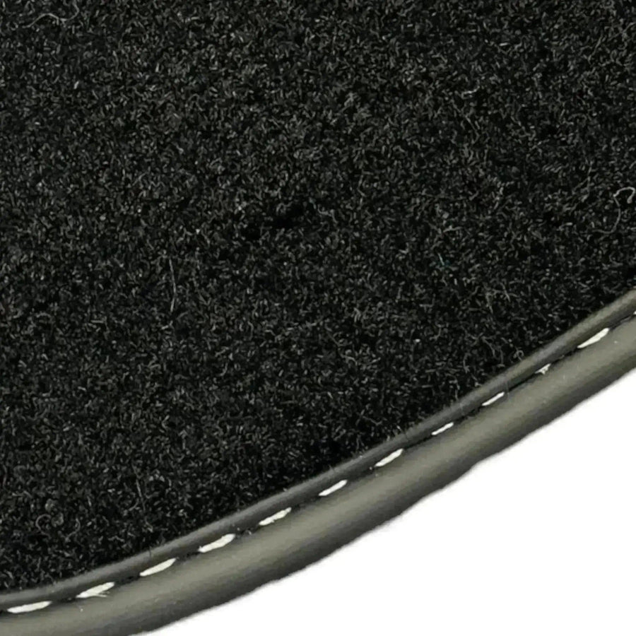 Black Floor Mats for Toyota Yaris 4 (2020-2023) - AutoWin