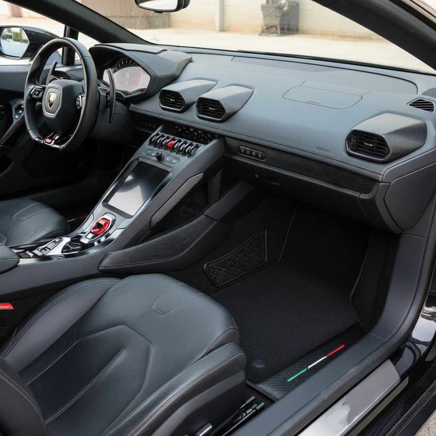Czarne dywaniki samochodowe dla Lamborghini Huracan STO z skórą węglową