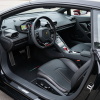 Mata samochodowe z włókna węglowego do Lamborghini Huracan STO z włoską flagą