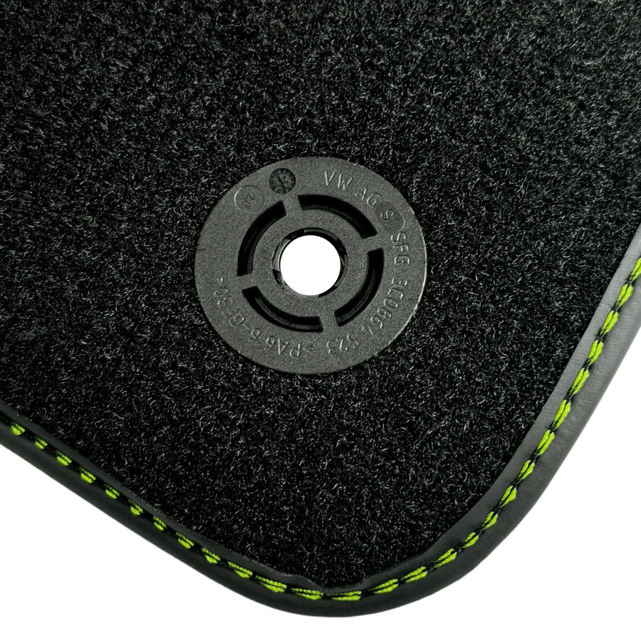 Customizable Leather Floor Mats for Lamborghini Urus with Green Stitching - AutoWin