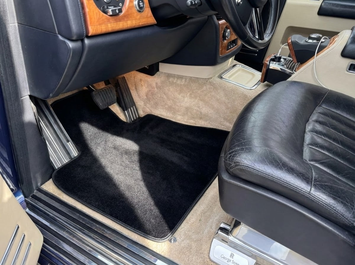 Personalizowane dywaniki skórzane do samochodu z heksagonalnym wzorem do Rolls Royce Phantom VIII (2017-2024) - AutoWin