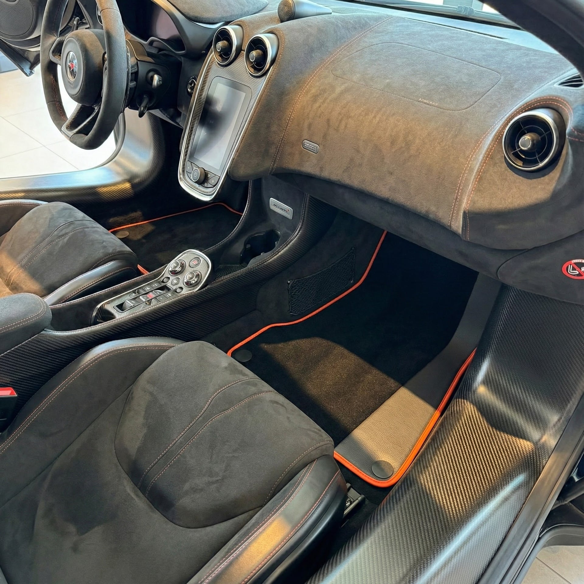Customizable Leather Floor Mats with AW04 Pattern for McLaren 600LT (2018-2020) - AutoWin