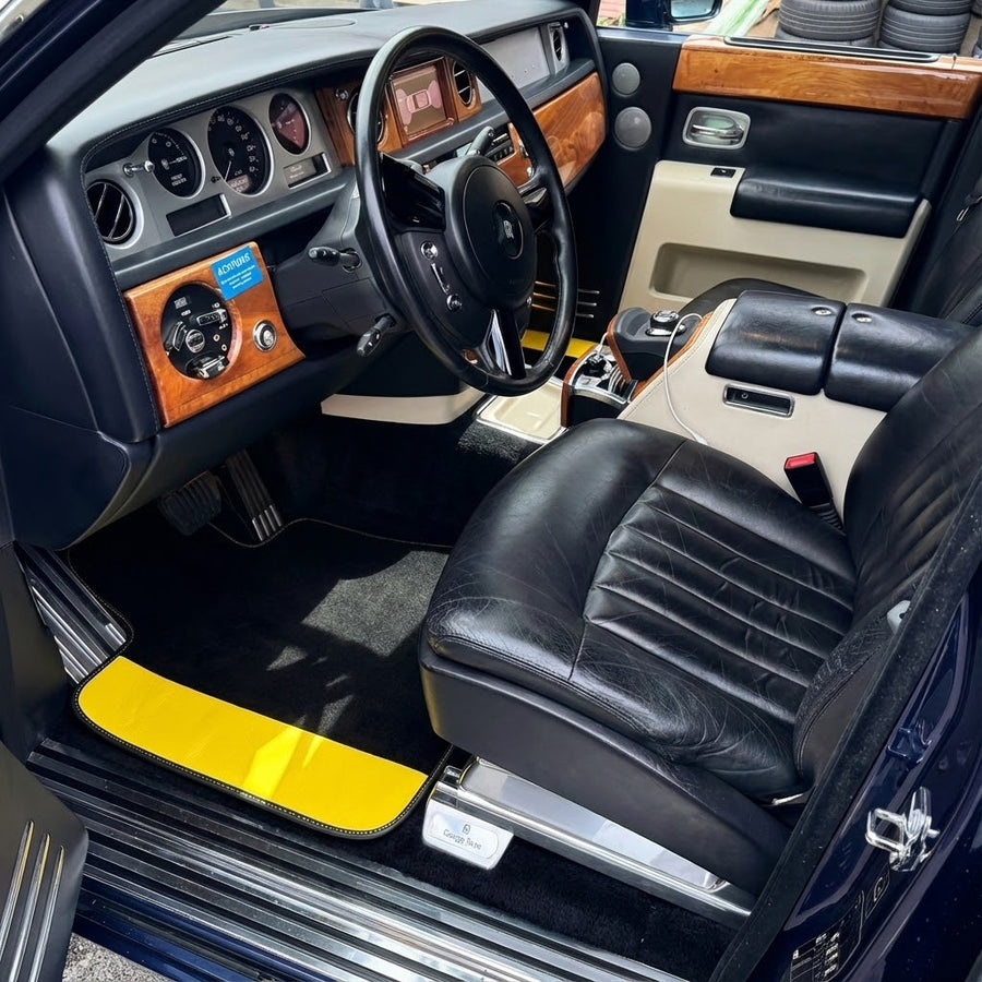 Personalizowane dywaniki samochodowe do Rolls Royce Phantom VIII (2017-2024) ze skórą w kolorze żółtym