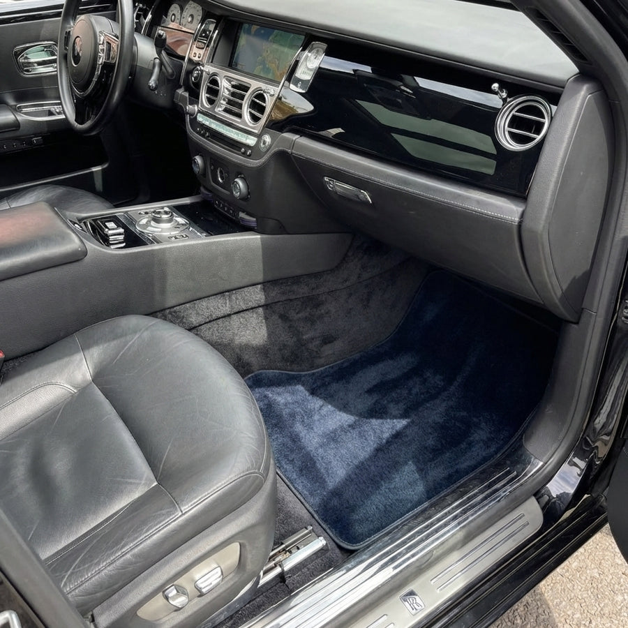 Ciemnoniebieskie dywaniki welurowe dla Rolls-Royce Ghost Series I (2010–2020)
