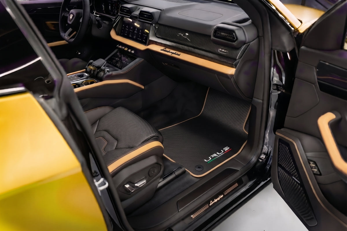 Czarne Dywaniki samochodowe do Lamborghini Urus S z białą skórą