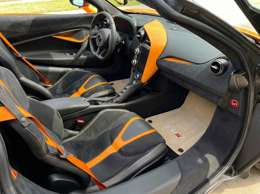 Dywaniki dla McLarena 720S Beżowe Dywaniki na Wymiar Zestaw AutoWin