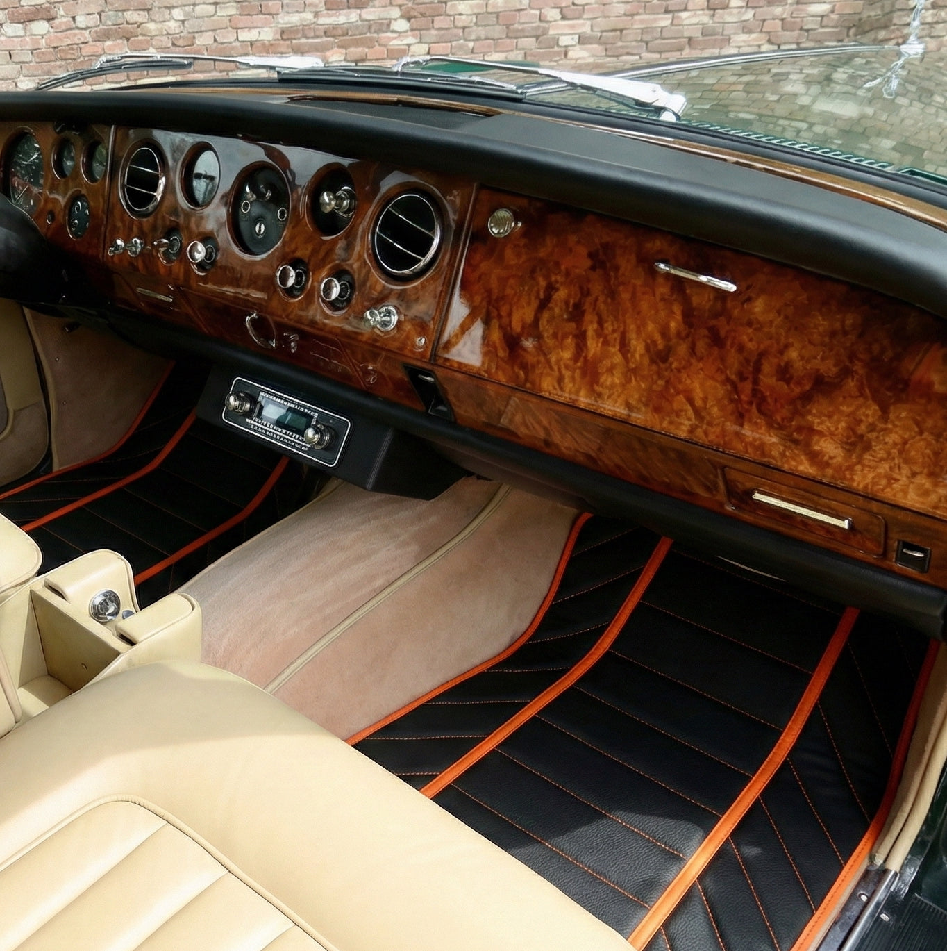 Customizable Leather Floor Mats with Triangle Pattern for Rolls Royce Shadow (1965-1977) - AutoWin