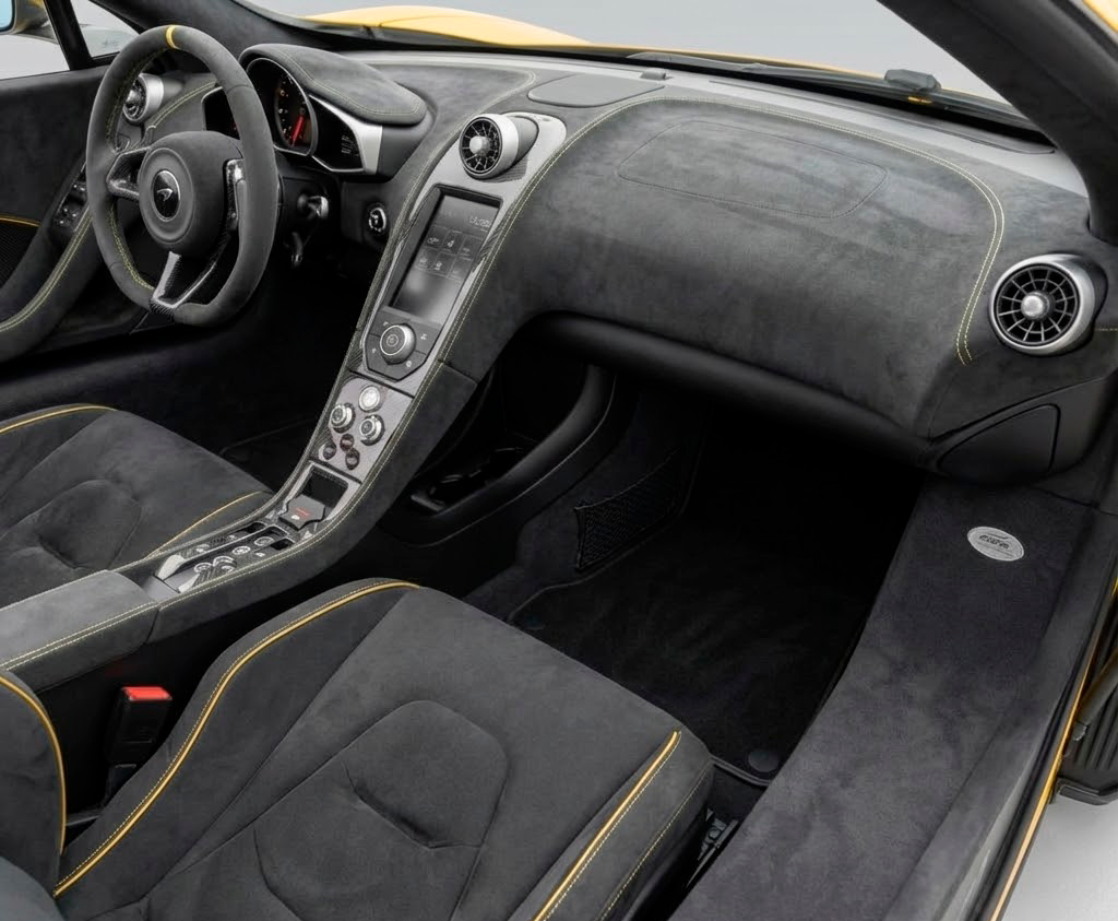 Customizable Leather Floor Mats with AW04 Pattern for McLaren 650S (2015-2018) - AutoWin