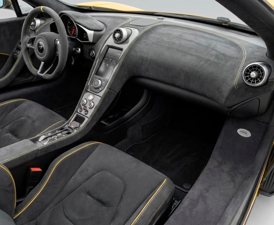 Czarne dywaniki samochodowe dla McLaren 650S (2015-2018) Zestaw dywaników Na wymiar AutoWin