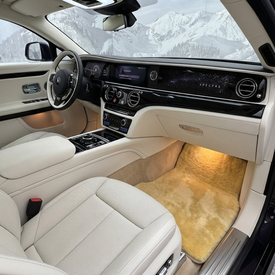 Medyczne dywaniki ze skóry owczej w naturalnym kolorze do Rolls Royce Spectre | Relugan