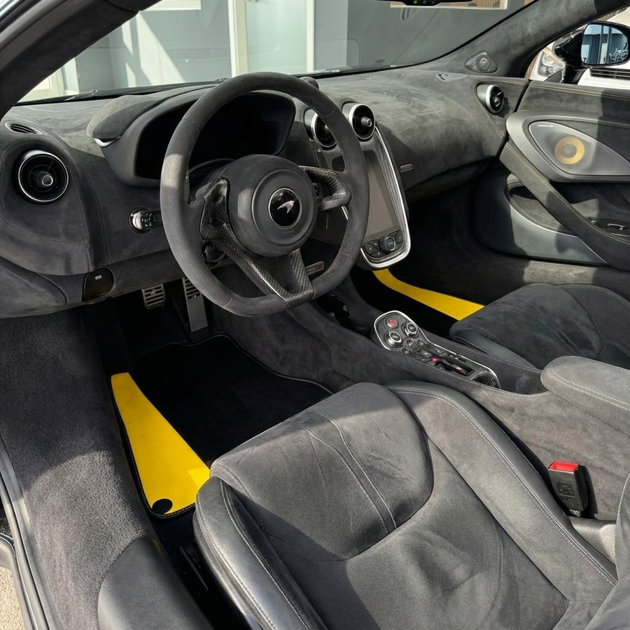 Czarne dywaniki samochodowe dla McLaren 600 LT (2018-2020) z Żółtą Skórą