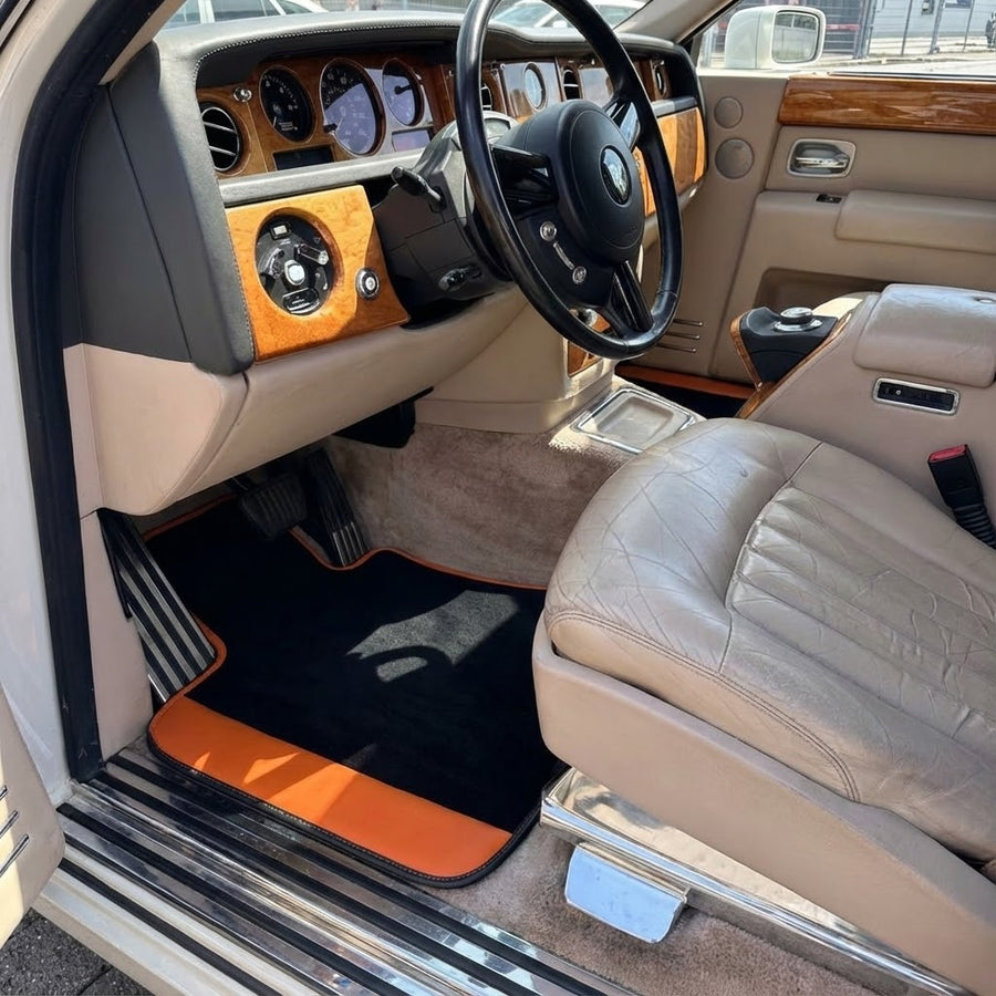 Personalizowane dywaniki samochodowe do Rolls Royce Phantom Sedan (2003-2016) z pomarańczową skórą