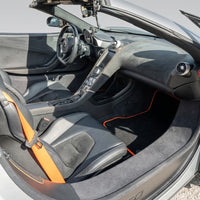Dywaniki samochodowe dla McLaren 650S (2015-2018) Czarny Welurowy z Pomarańczowym Wykończeniem