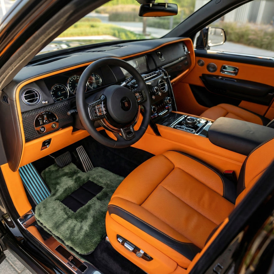 Jasnozielone dywaniki z owczej skóry do Rolls-Royce Cullinan (2018-2025)