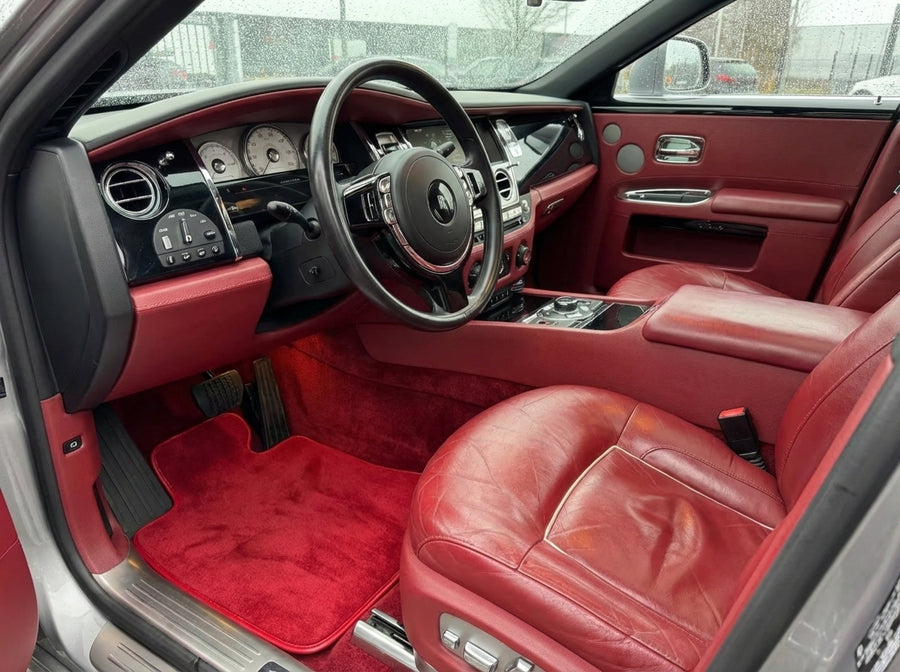 Dywaniki samochodowe dla Rolls Royce Ghost Series II (2021-2024) czerwone