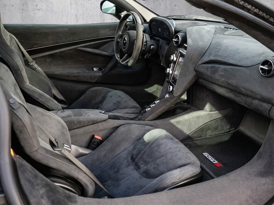 Dywaniki samochodowe dla McLaren 650S Czarny Zestaw Welurowy AutoWin
