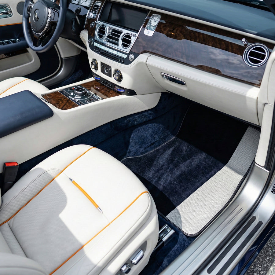 Czarne maty samochodowe dla Rolls Royce Dawn 2016-2023 z szarymi skórzanymi brzegami
