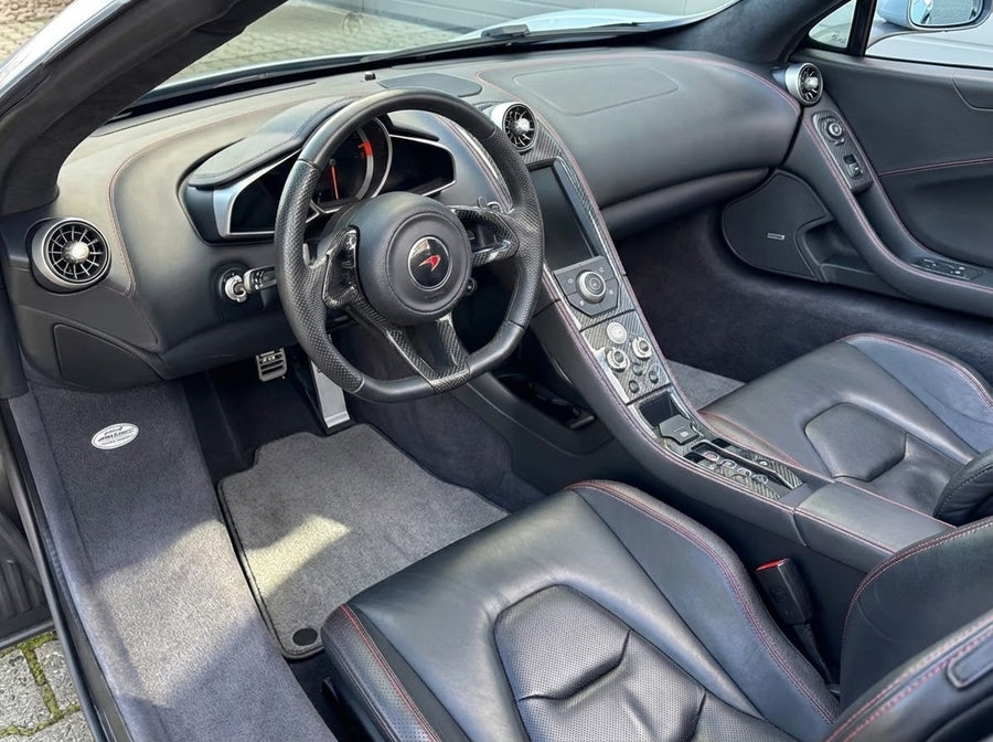 Dywaniki samochodowe dla McLaren MP4-12C (2011–2014) Szary Zestaw Welurowych AutoWin