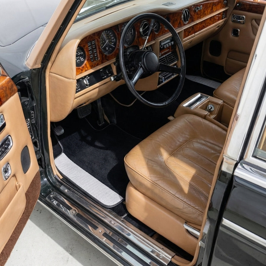 Czarne wycieraczki do Rolls Royce Wraith 2013-2023 z szarymi skórzanymi brzegami
