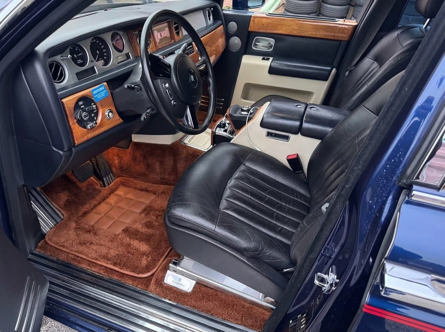 Brązowe maty samochodowe z owczej skóry do Rolls Royce Phantom 2003–2016 Er56 Design