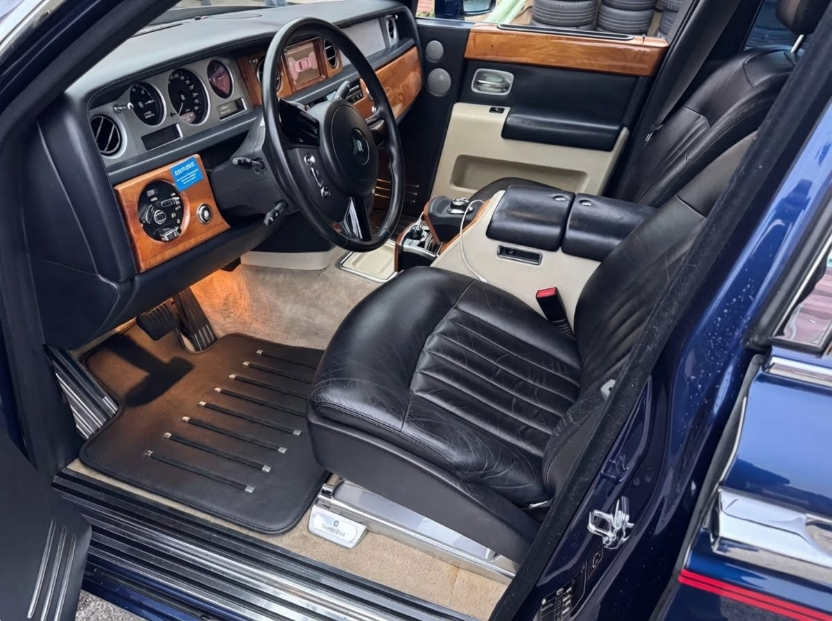 Skórzane dywaniki samochodowe do Rolls Royce Black Badge Phantom 2003–2016 Czarny