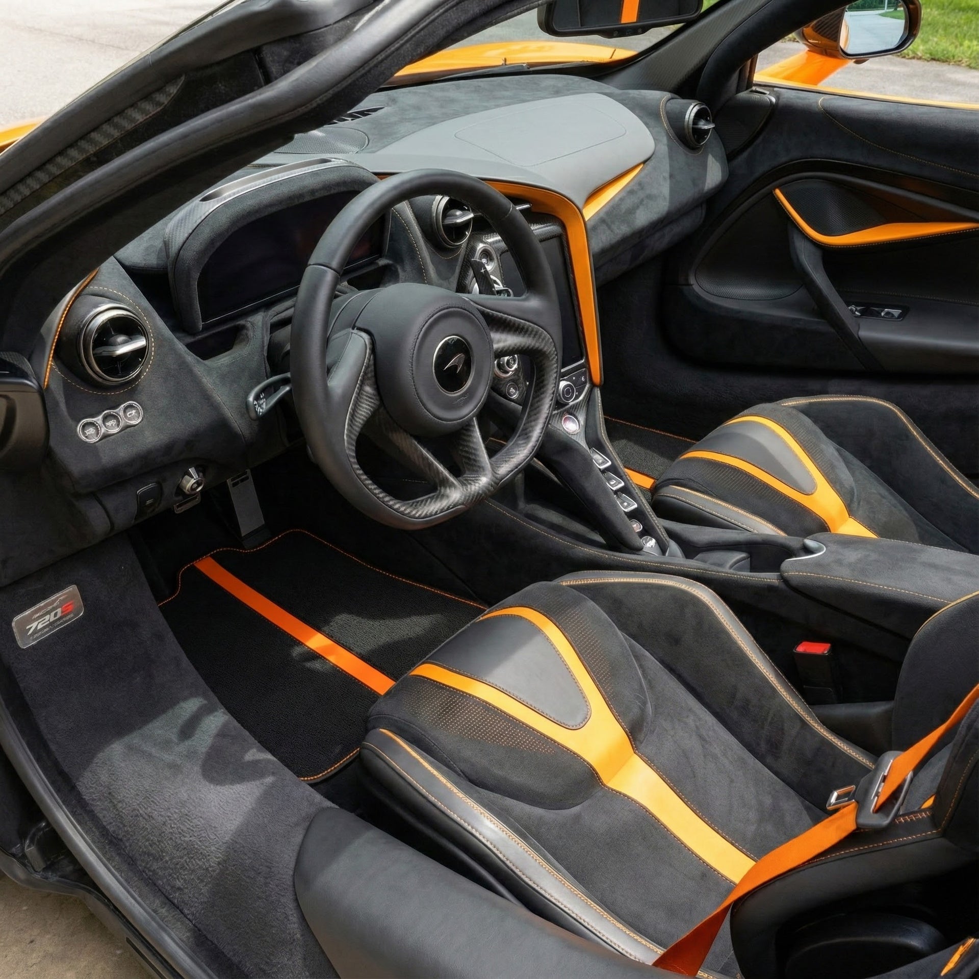 Customizable Leather Floor Mats with AW04 Pattern for McLaren 720S (2017-2021) - AutoWin