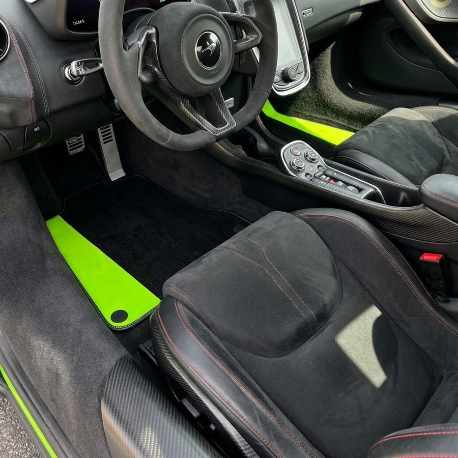 Personalizowane czarne dywaniki samochodowe do McLaren 570S (2015-2021) z zieloną skórą