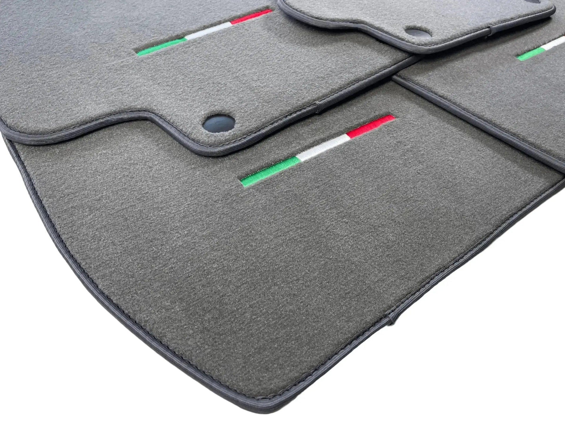 Gray Floor Mats For Maserati GranTurismo Sport (2012-2019) IT Edition - AutoWin