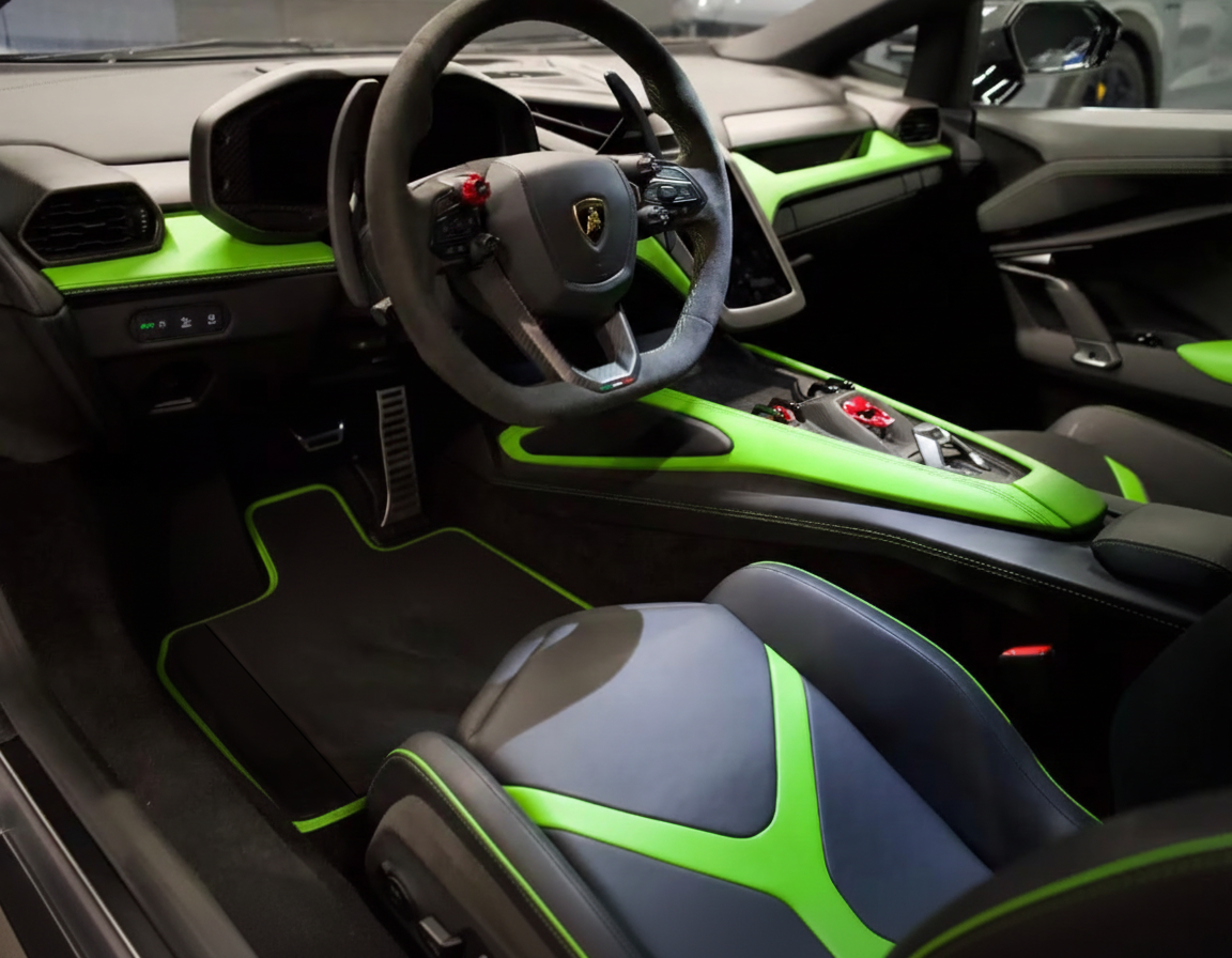 Customizable Leather Floor Mats with Viper Hex Pattern for Lamborghini Revuelto (2024-2025) - AutoWin