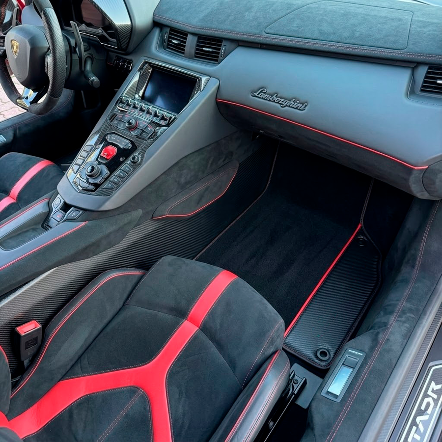 Dywaniki samochodowe na wymiar czarne dla Lamborghini Aventador SV z włóknem węglowym