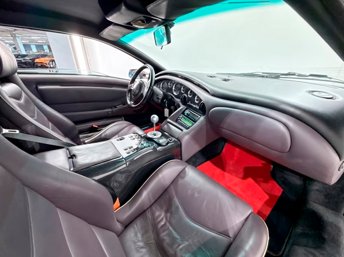 Personalizowane czerwone dywaniki samochodowe do Lamborghini Diablo 1990-2001 z alcantary