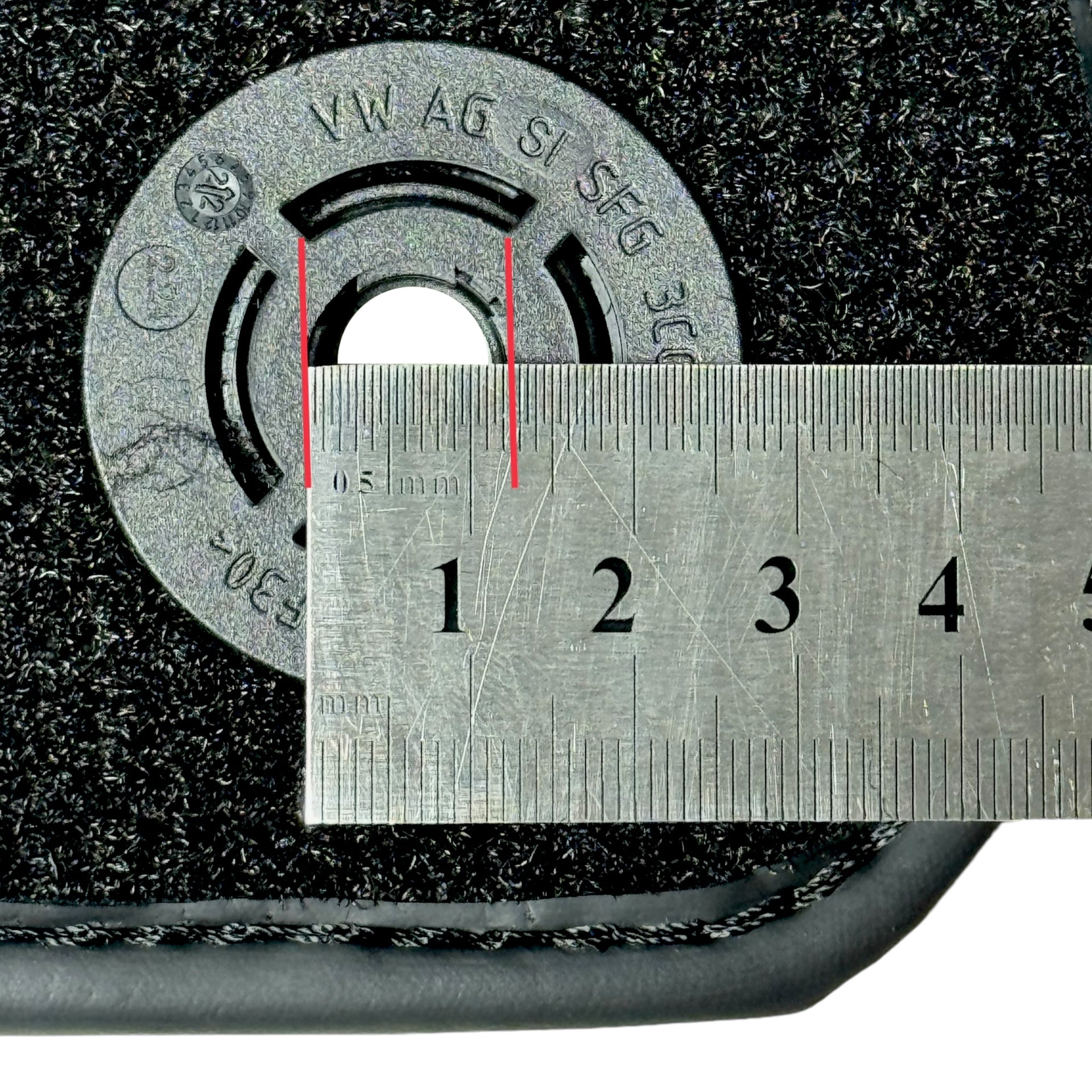 Jak zmierzyć maty podłogowe w swoim samochodzie, aby idealnie pasowały