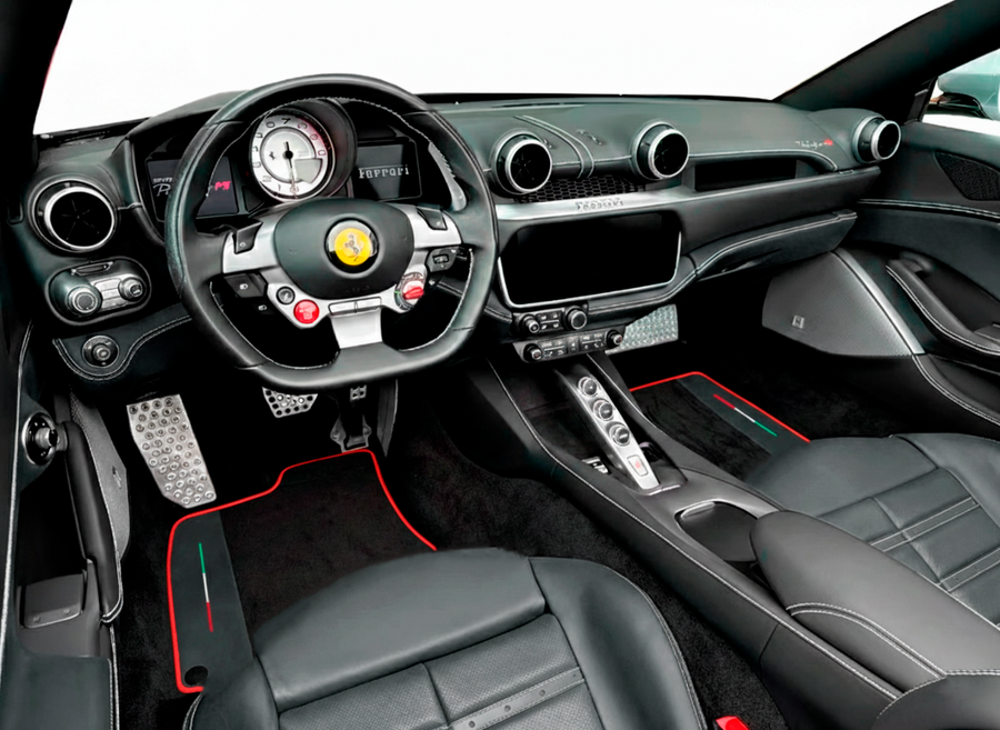 Czarne Dywaniki Samochodowe dla Ferrari Portofino (2018-2023) z Skórą i Czerwonym Wykończeniem