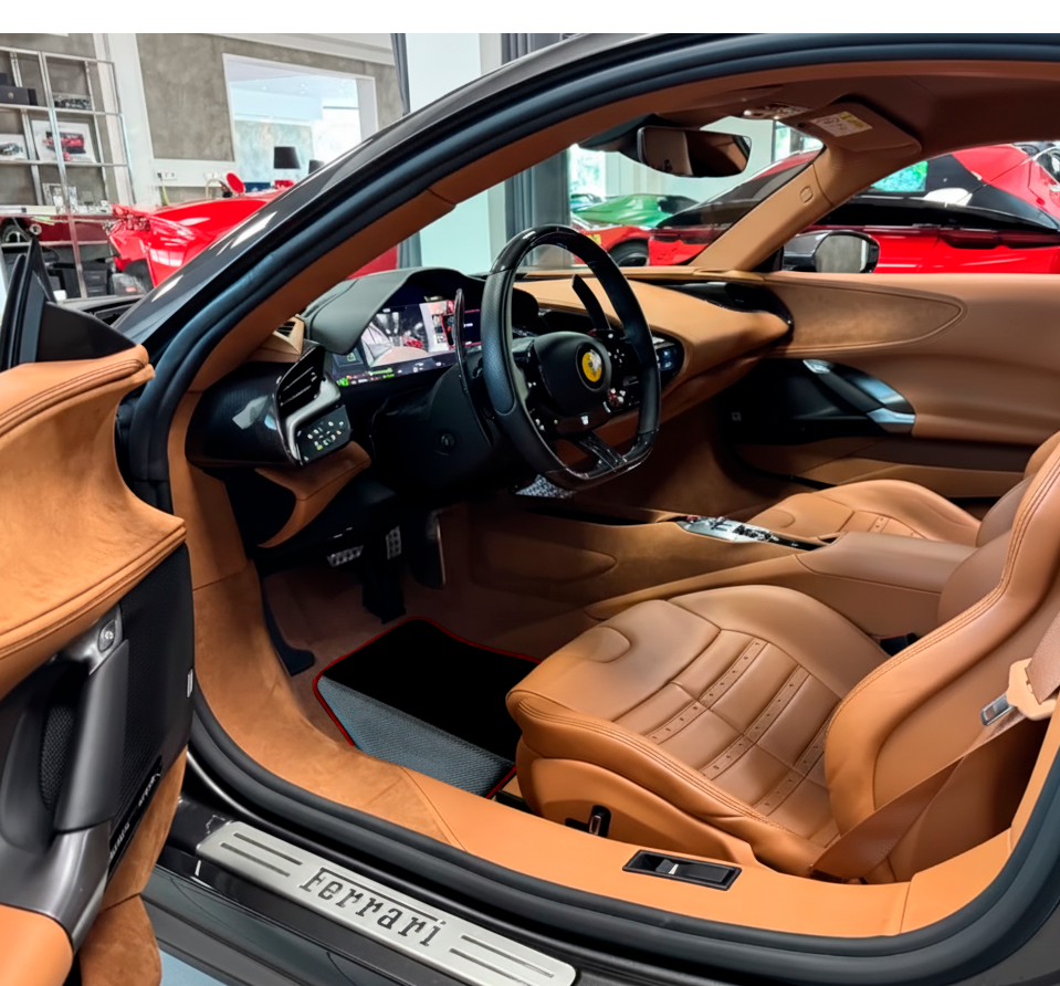 Black Floor Mats for Ferrari SF90 Stradale (2019-2024) with Carbon Fiber | Red Trim - AutoWin