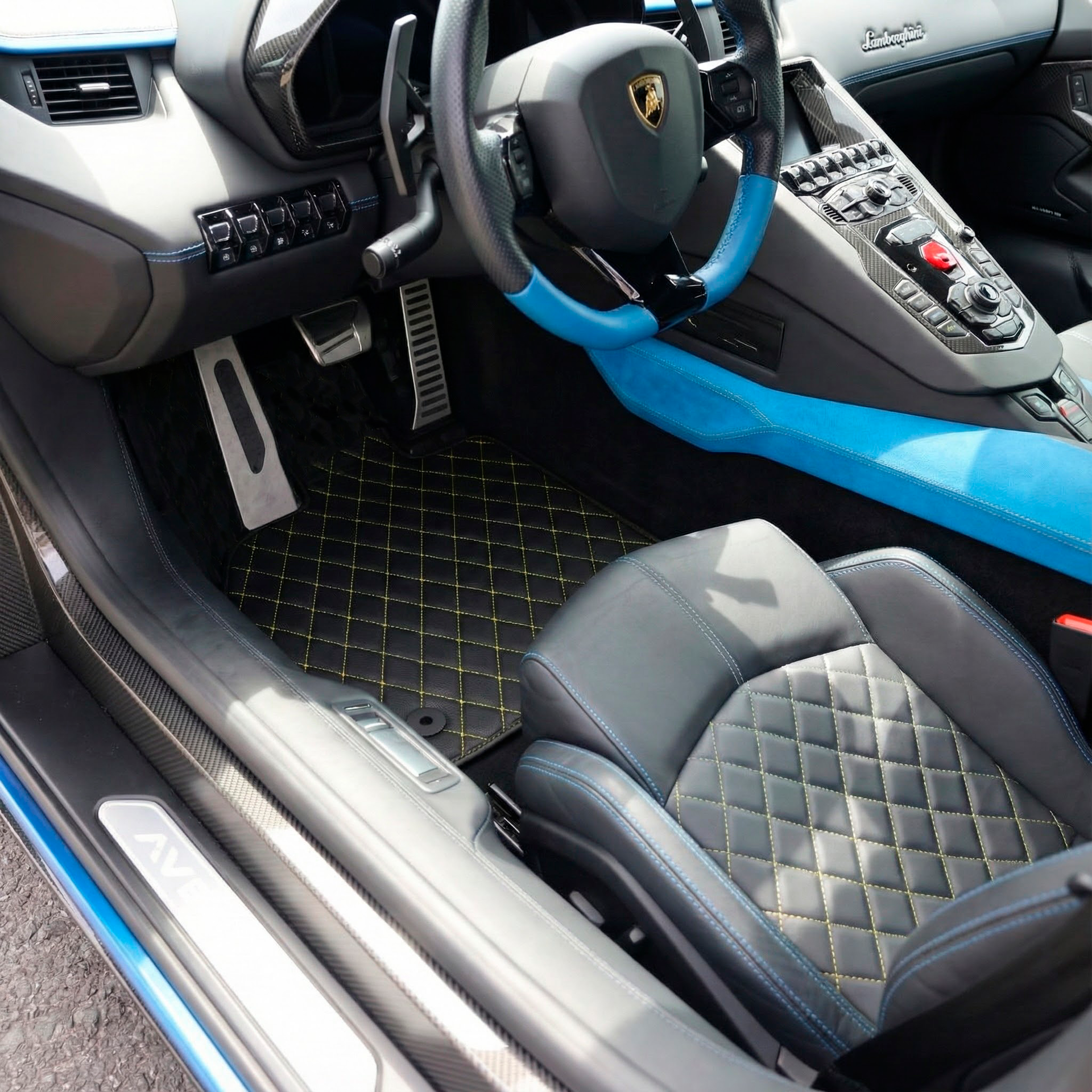 Customizable Leather Floor Mats with Hex Pattern for Lamborghini Aventador SV (2012-2022) - AutoWin