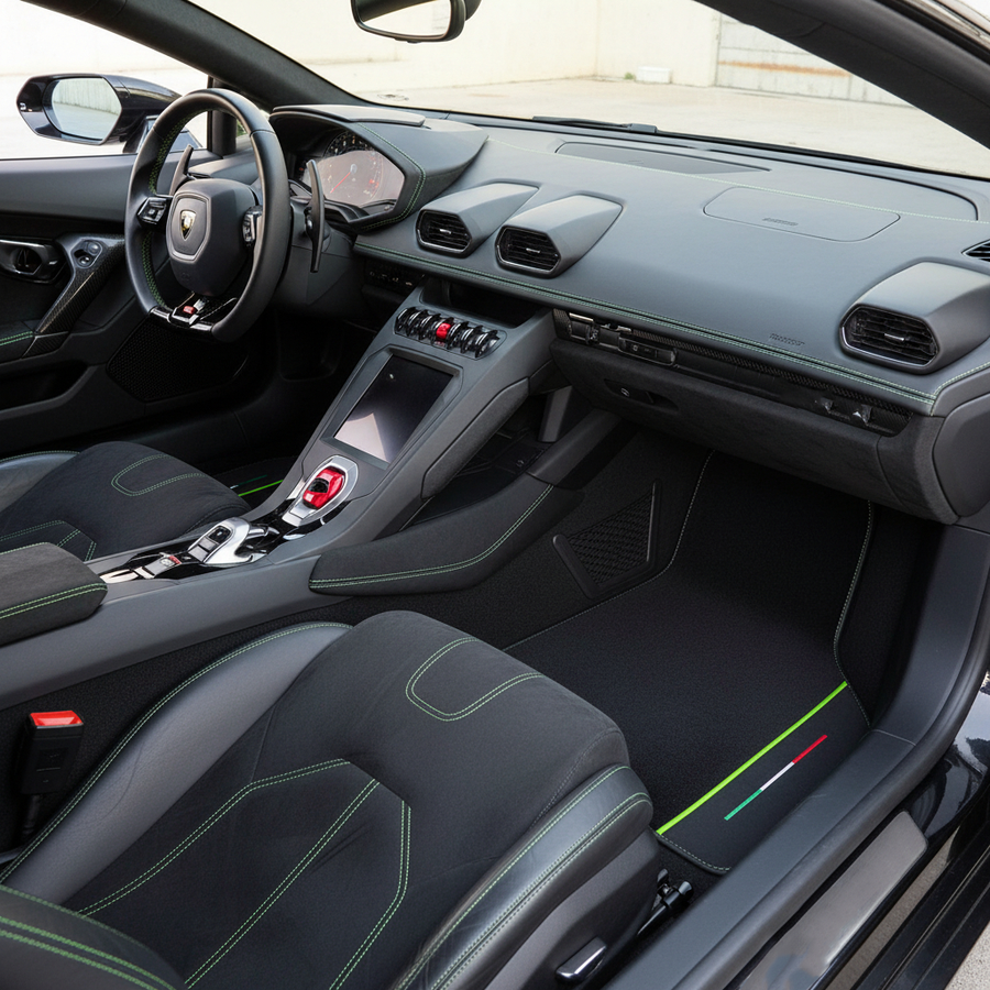 Czarne dywaniki samochodowe do Lamborghini Huracan Tecnica z Alcantarą i włoską flagą | Edycja Zielona