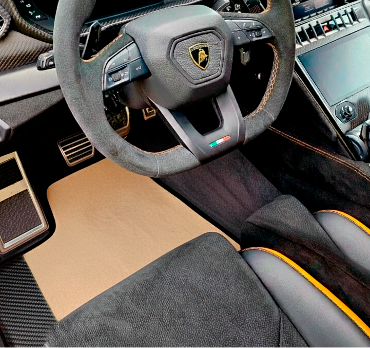 Personalizowane beżowe dywaniki do samochodu dla Lamborghini Urus Performante z włókna węglowego